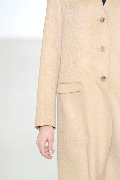 Look 25